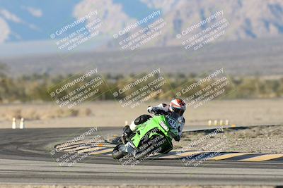 media/Dec-07-2025-CVMA (Sun) [[3e7d2de5dc]]/Race 18-Formula Twins-Formula 40 UL/